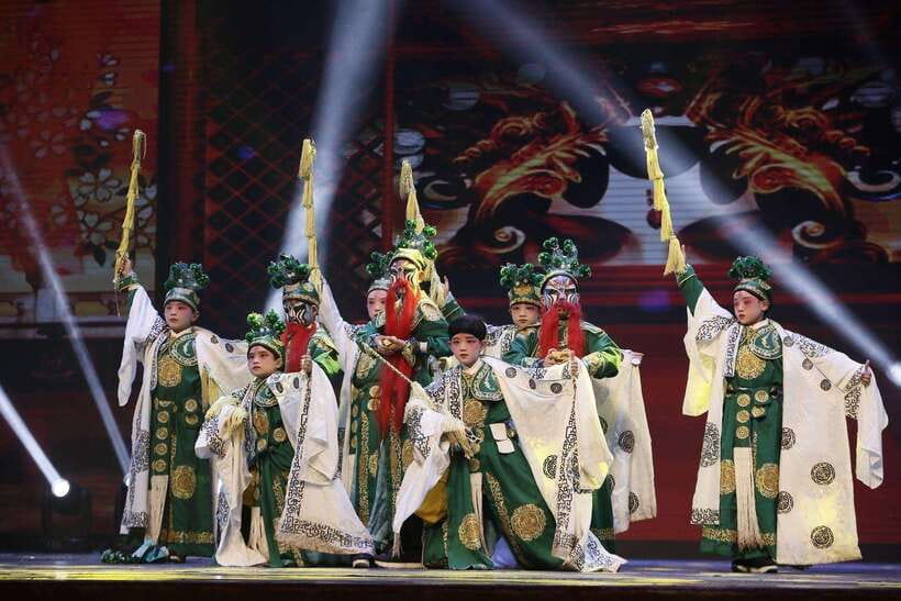 Beijing: Traditional Cultural Show Peking Opera Tickets - Why the English subtitles help, and where they stop
