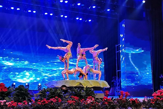 Beijing Traditional Hot Pot Dinner and VIP seated Acrobatic show - Key points at a glance