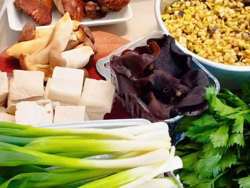 Beijing: Vegan Home Cooking & Local Market Tour with Sanxia - From the market to Sanxia’s home kitchen