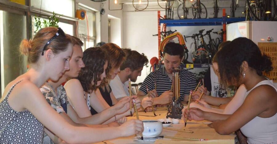 Beijing Wangfujing Calligraphy Class Nearby Forbidden City - A quiet art lesson in central Beijing