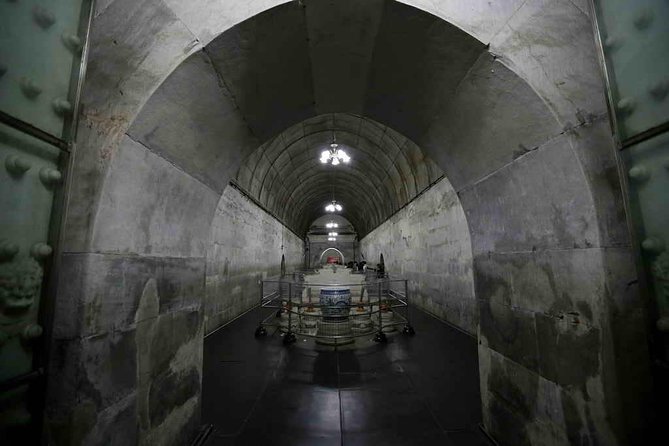 Boutique Tour: Juyongguan, Sacred Way and Dingling of Ming Tombs - Two hours among walls, temples, and mountain views