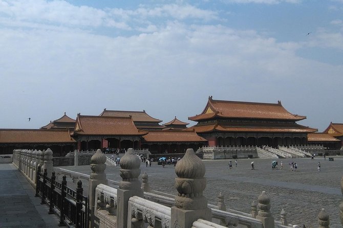 Bullet Train Private Tour: Beijing Tiananmen Square, Forbidden City & Great Wall - Lunch at a local restaurant