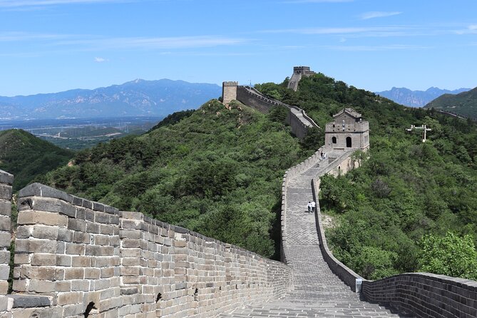 BusDa-Ancient Great Wall &Badaling Great Wall Full-day Bus Tour - The bus ride and the shape of the day