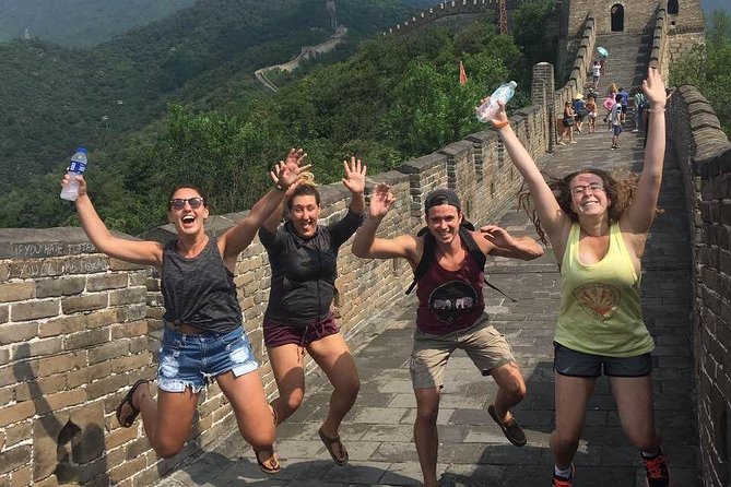 Great Wall Layover Small Group Tour (7AM-11AM) - Meeting at Terminal 3 at 7am