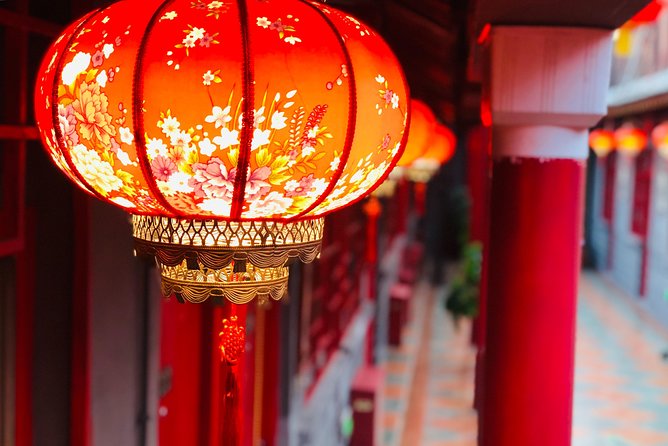 Lama Temple, Hutong and Silk & Pearl Market Private Day Tour - Entering Lama Temple after hotel pickup