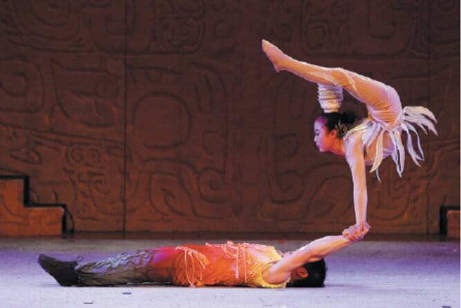 Liyuan Theatre Peking Opera Ticket - The visual appeal of costumes and painted makeup