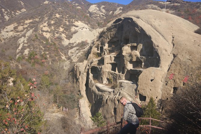 Longqingxia Gorge Cruise and Guyaju Cave Dwellings Private Day Tour - Leaving Beijing in a private vehicle