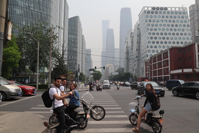 Modern Beijing Discovery by Bike - Sanlitun SOHO and the ride’s social finish