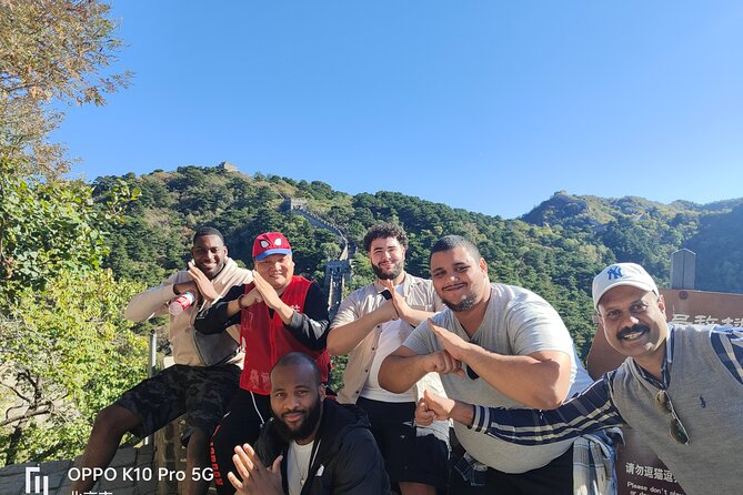 MuBus: Mutianyu Great Wall ENG/ESP/RUS Guided Bus Tour - Lunch, extras, and the real price