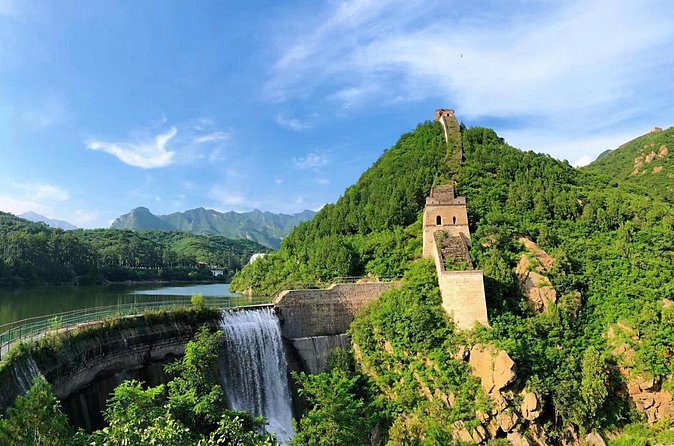 Mutianyu and Huanghuacheng Great Wall Private Tour with English Speaking Driver - Lunch between the two Wall stops