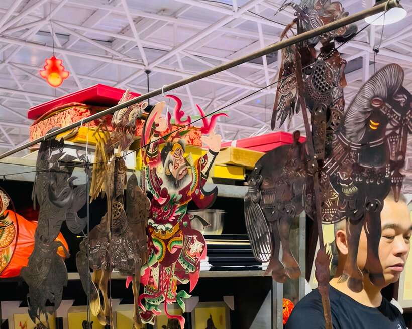 Night Market Haggling Adventure with an English Guide! - Who will enjoy this evening most