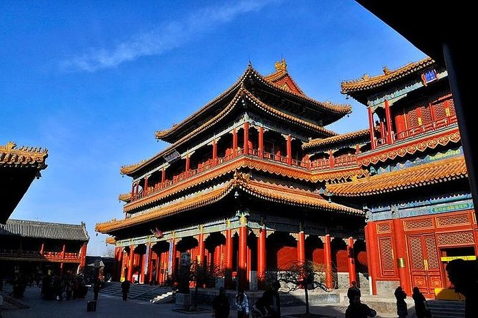 Panda House, Temple of Heaven, Lama Temple, Summer Palace & Lunch - The Lama Temple’s quiet power
