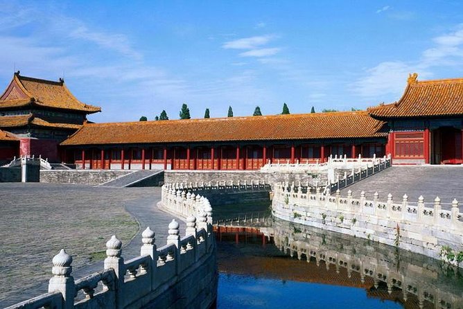 Private All-Inclusive Day Trip to Great Wall, Tian'anmen Square and Forbidden City - Lunch: a useful pause in the middle of a long day