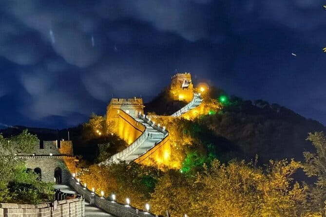 Private Badaling Great Wall Night Tour with English Driver - What the English-speaking driver adds