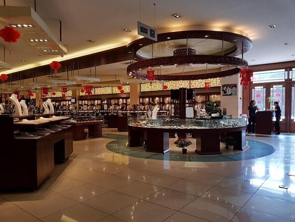 Private Beijing Markets Tour with Tea Tasting at Hongqiao Pearl Market - Panjiayuan’s 3,000 stalls and uncertain treasures