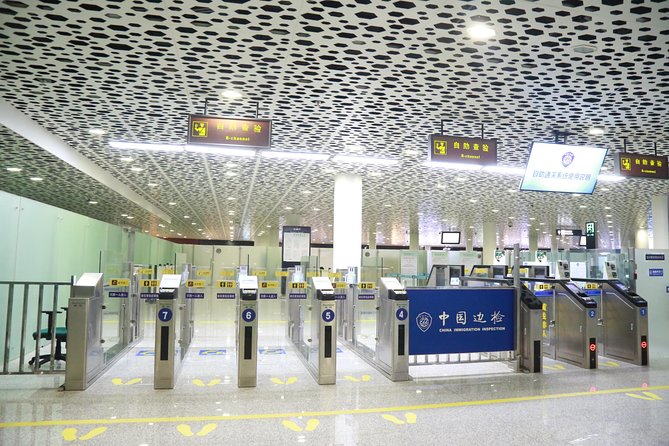Private Beijing Round-Trip Airport Transfer to Hotel - Meeting your driver after a long flight