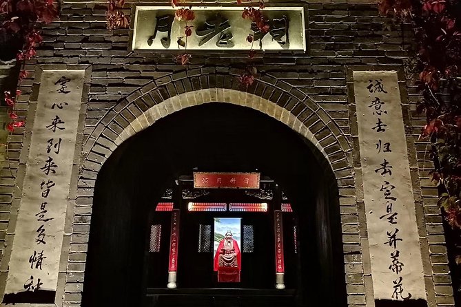 Private Beijing Transfer: Simatai Great Wall and Gubei Water Town - Who will get the most from this outing