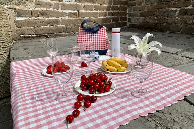 Private Day Trip to the Huanghuacheng Wild Great Wall with Picnic - The picnic changes the feel of the Great Wall visit