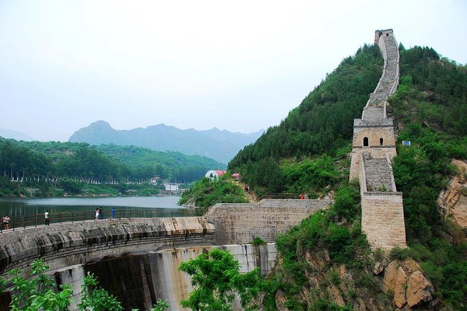 Private Hiking Day Trip to Huanghuacheng Water Great Wall - Choosing between transfer-only and all-inclusive