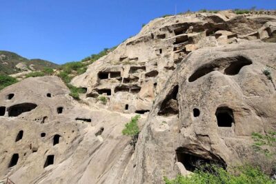 Private Longqing Gorge & Guyaju Cave Day Tour w/ Cruise Ride