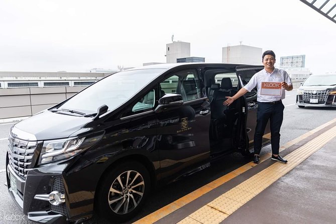 Private Round-Trip Transfer between Airport and Hotel - Meeting your driver after landing