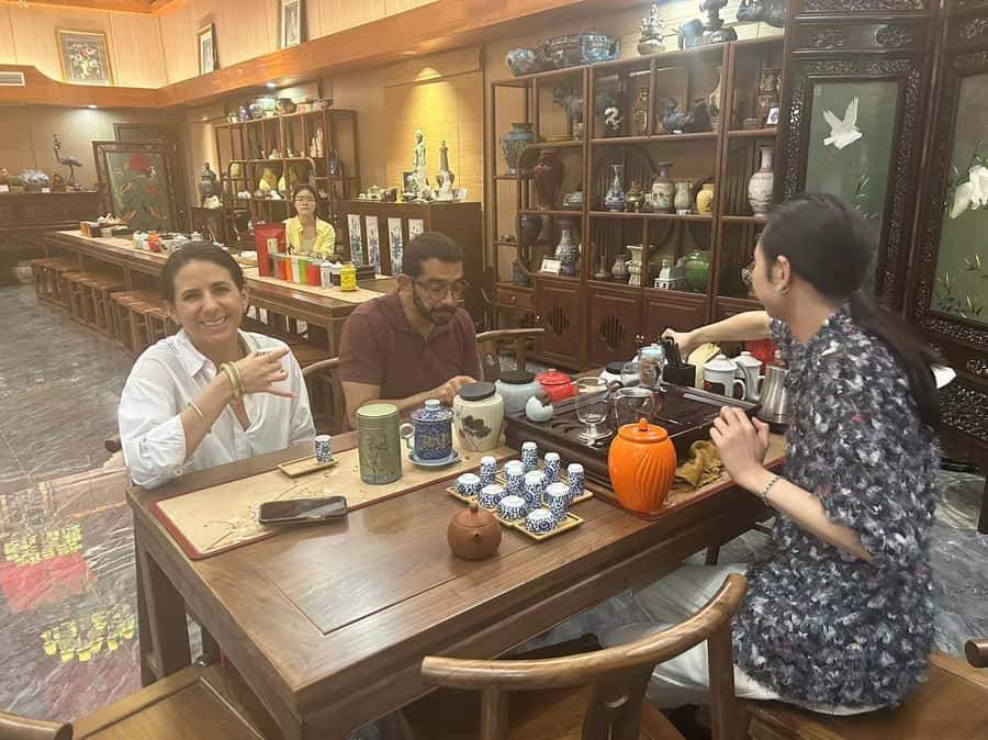 Private Tour-Great Wall Sunset & Hutong Walk - A quiet tea break in the afternoon