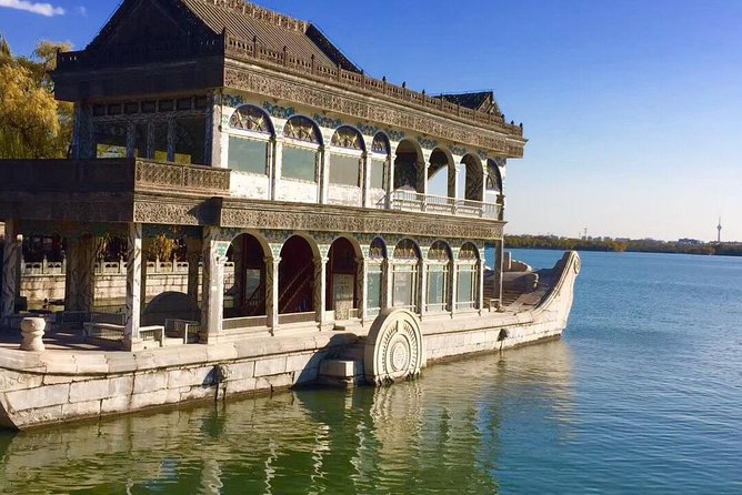 Private Tour to Mutianyu Great Wall and Summer Palace - Who will enjoy this day most?
