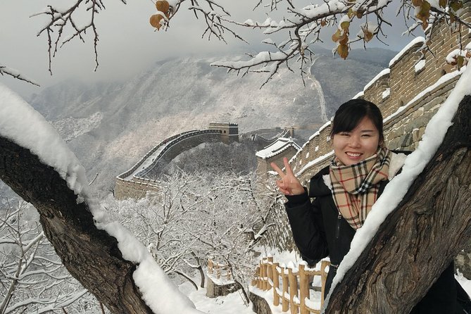 Private Tour to Mutianyu Great Wall Lift Way Up & Toboggan Down - Arriving at Mutianyu and reaching the wall