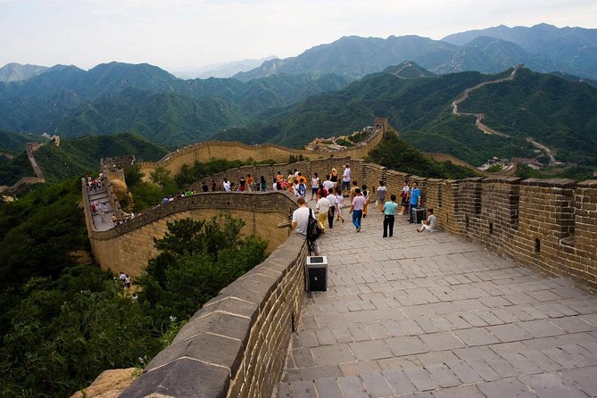 Private Transfer: Badaling Great Wall & Ming Tombs with VIP Pass - What the private vehicle adds
