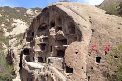 Private Transfer to Longqing Gorge and Guyaju Caves Excursion by English Driver