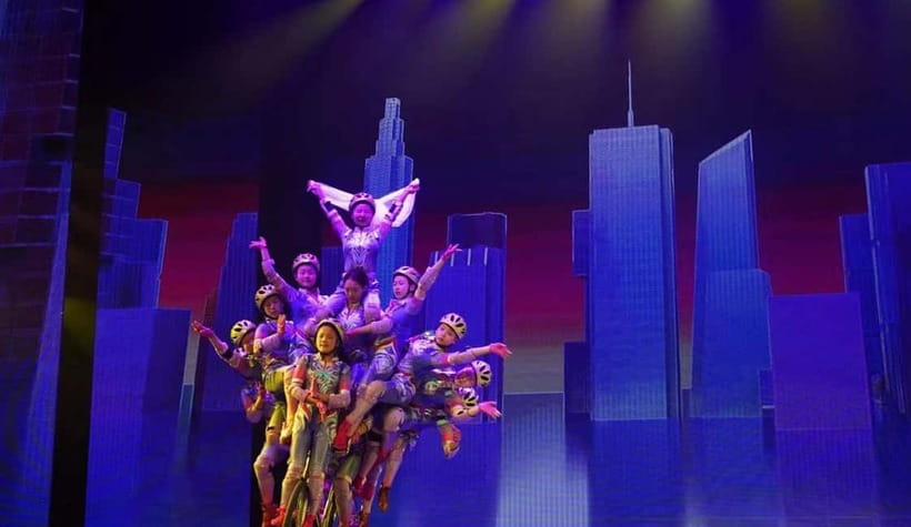 Red Theater Beijing Acrobatic Show Tickets With Option - Why the 60-minute length works in Beijing