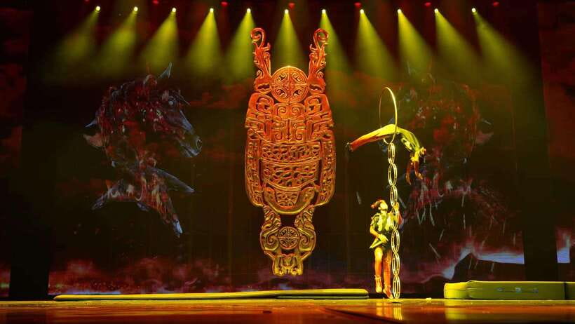 Red Theatre Beijing Acrobatic Show Tickets - Who should book the Red Theatre?