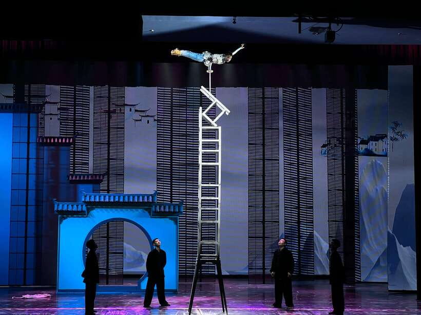 Red Theatre Beijing Acrobatic Show Tickets - The main strengths and small drawbacks