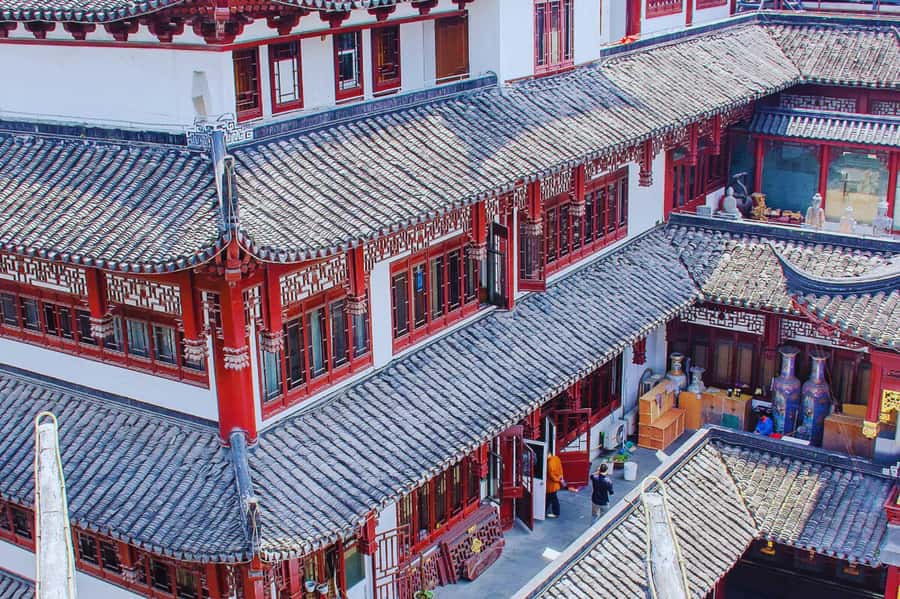 Shanghai:Old Town, Yu Garden, Zhujiajiao Water Town Bus Tour - Should you book the Shanghai Old Town and Zhujiajiao tour?