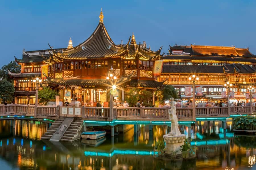 Shanghai:Old Town, Yu Garden, Zhujiajiao Water Town Bus Tour - One day, four different faces of Shanghai