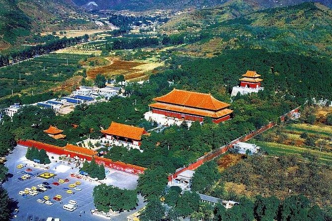 Small Group Mutianyu Great Wall and Ming Tombs Tour with Cable Car and Lunch - Cable car up, toboggan down