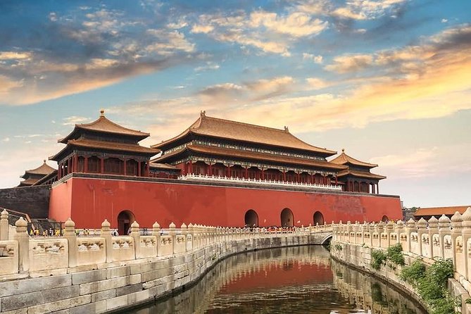 SmallGroupTour: TiananmenSquare, ForbiddenCity & Temple of Heaven - A quick look at Tiananmen Square