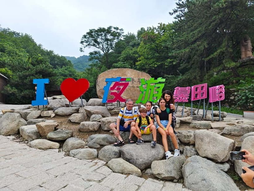 Sunset Glow at Mutianyu Great Wall Night Bus Tour+Ticket - What the guides add to the evening