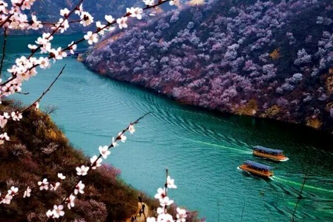 Water-Great Wall Odyssey: Scenic Bus & Cruise Day Tour - 8:00 am start from central Beijing